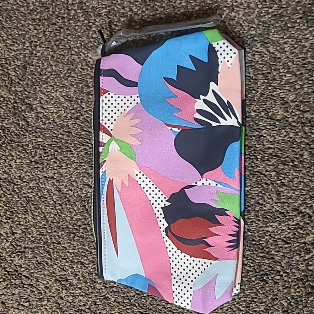 Estee Lauder makeup bag